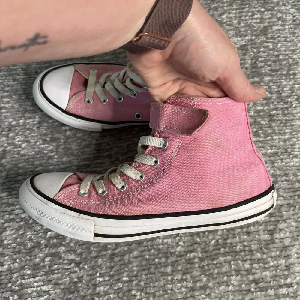 CONVERSE CHUCK TAYLOR ALL STAR - Girls PINK !! Size 3Y